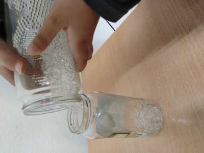 Descobrim la refracció i la reflexió de la llum